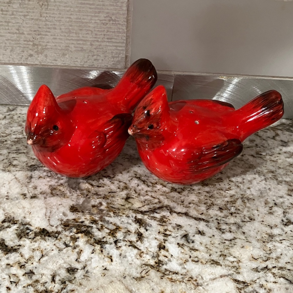 Red Cardinal Ceramic Salt and Pepper Shaker